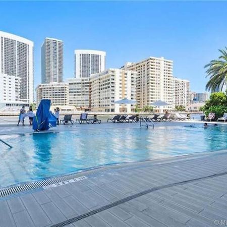 Luxury Condo Steps From Beach Hallandale Beach Exteriér fotografie